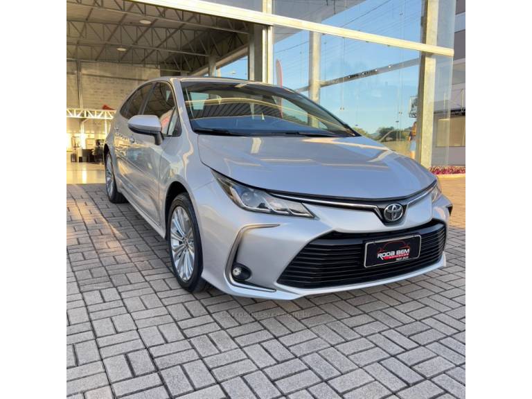 TOYOTA - COROLLA - 2021/2021 - Prata - Sob Consulta