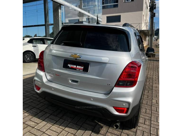 CHEVROLET - TRACKER - 2017/2018 - Prata - Sob Consulta