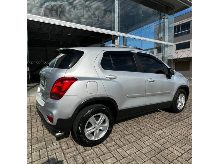 CHEVROLET - TRACKER - 2017/2018 - Prata - Sob Consulta