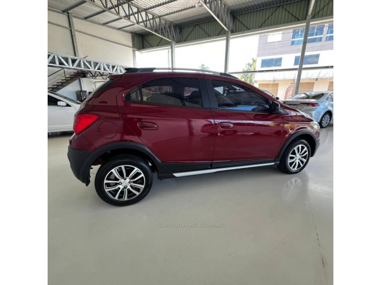 CHEVROLET - ONIX - 2017/2018 - Vermelha - Sob Consulta