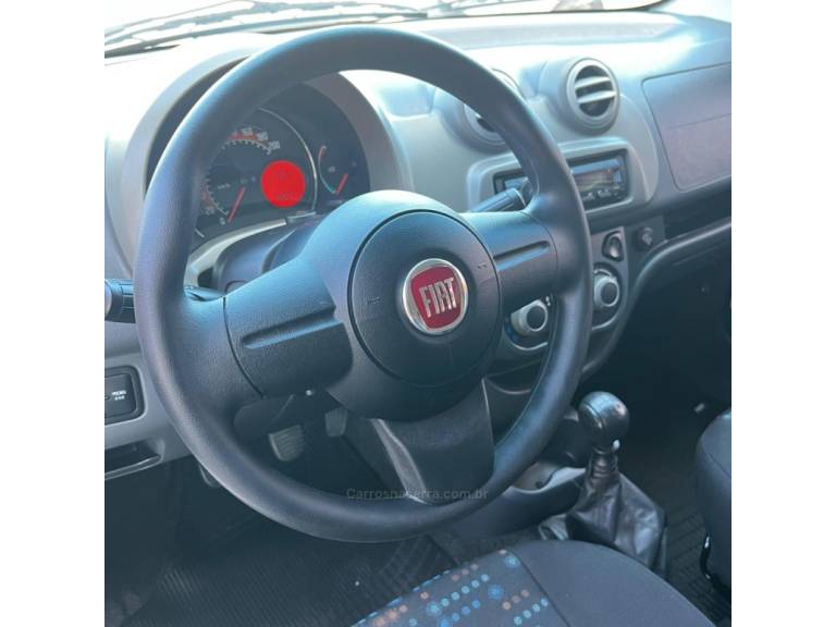 FIAT - UNO - 2013/2014 - Branca - R$ 31.900,00