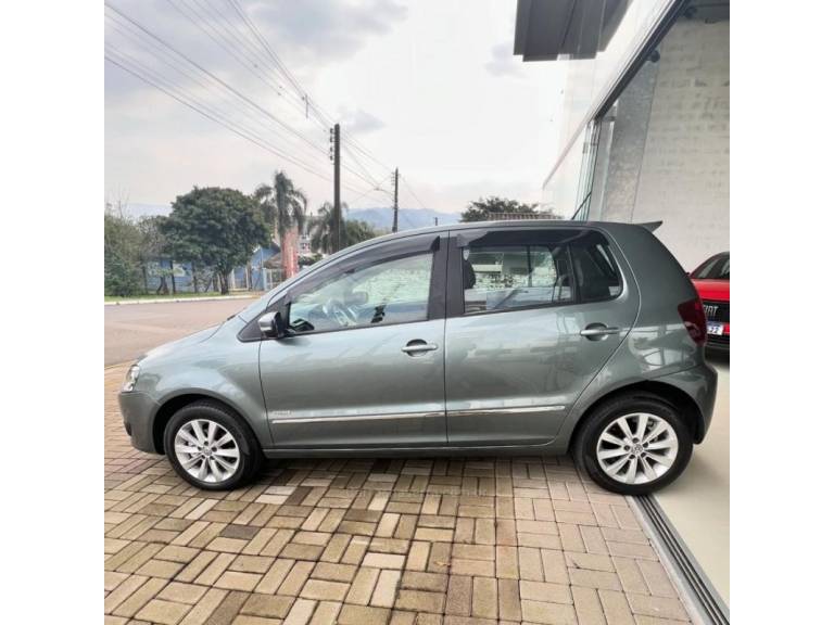 VOLKSWAGEN - FOX - 2011/2011 - Cinza - Sob Consulta